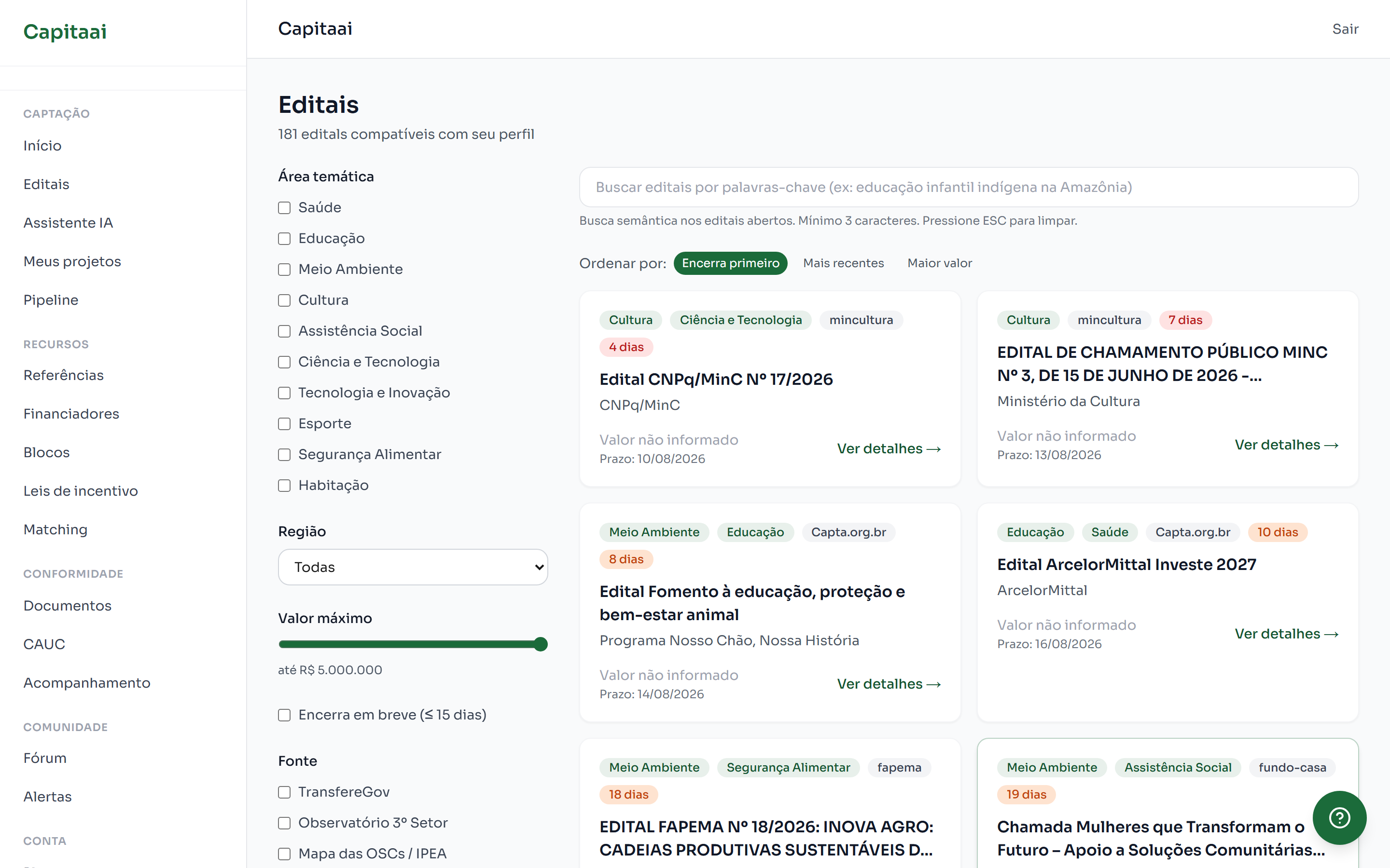 Tela de editais do Capitaai, mostrando 181 editais compatíveis com o perfil da organização, com filtros por área, região e valor, e cards com prazo em dias.